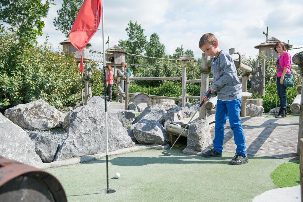 Sunparks Oostduinkerke - Plopsaland Hotel Bagian luar foto