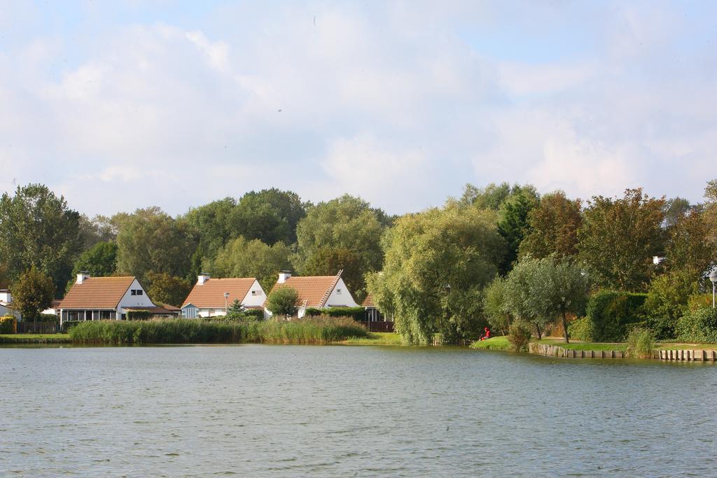 Sunparks Oostduinkerke - Plopsaland Hotel Bagian luar foto