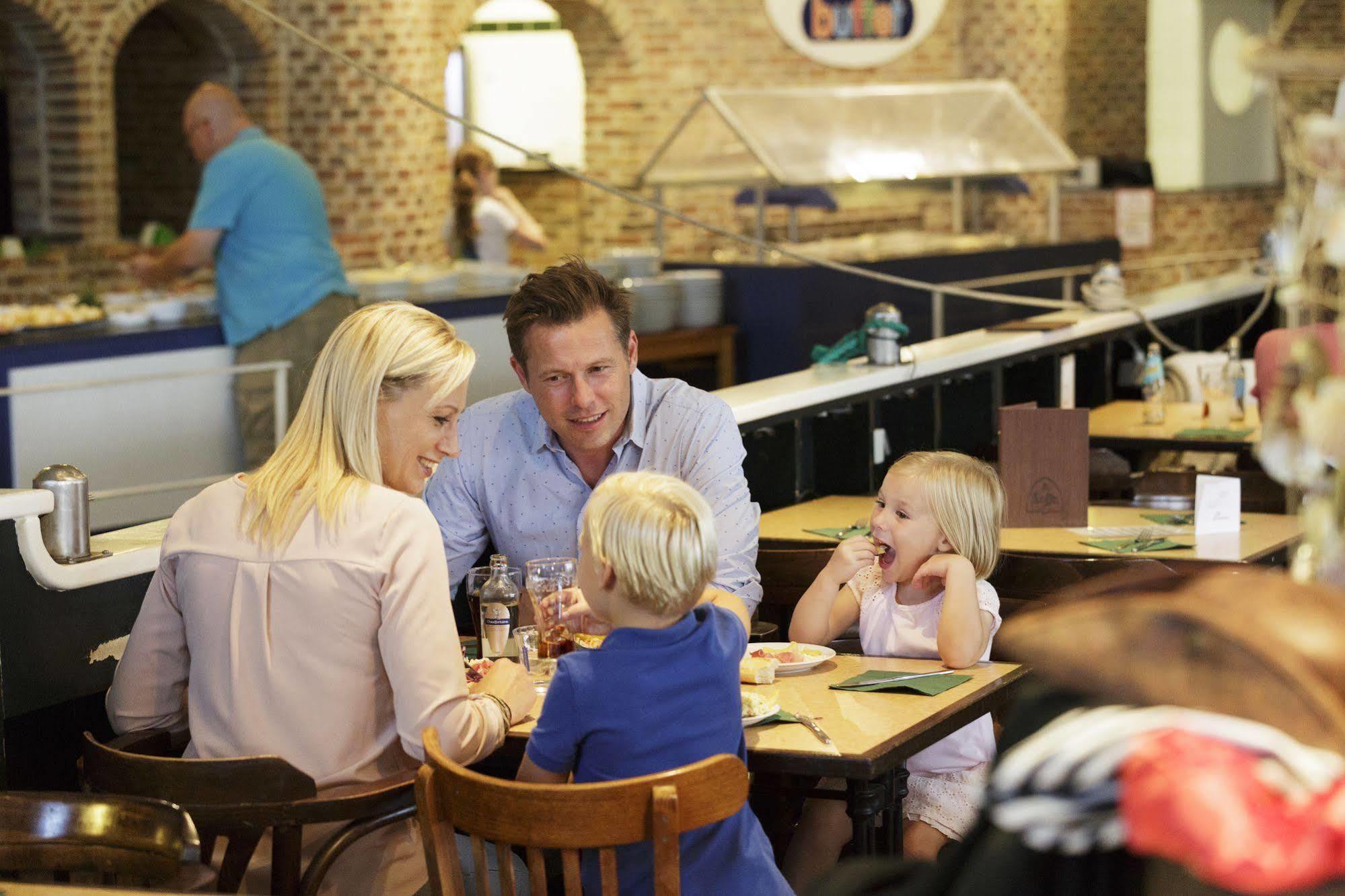 Sunparks Oostduinkerke - Plopsaland Hotel Bagian luar foto